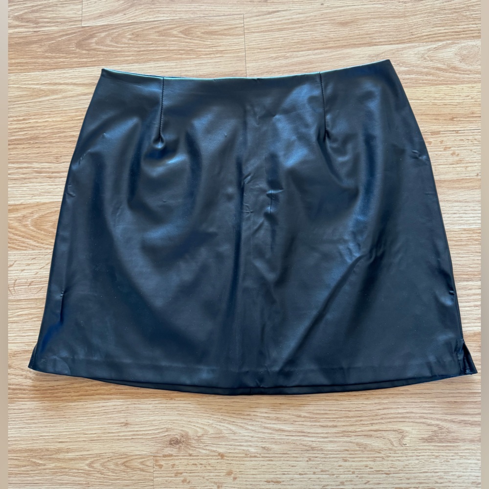 Black Exchange faux leather skirt / size 13